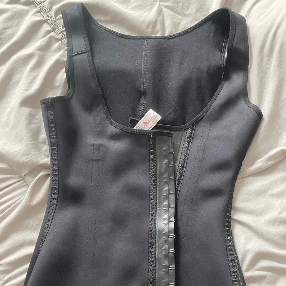 Pretty Girl Curves Waist Vest